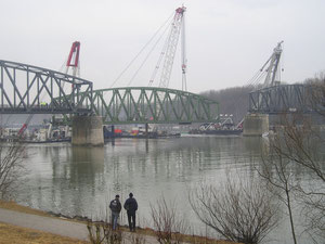 Reparatur der Eisenbahnbrücke 2006