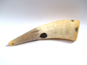 Trinkgefaß aus dem Horn einer Kuh