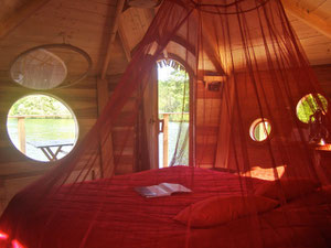 une cabane familiale pour une nuit dans les arbres