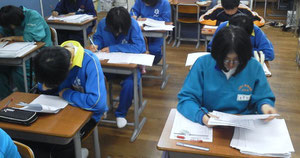 トリロジー学習法に励む中1・2生たち