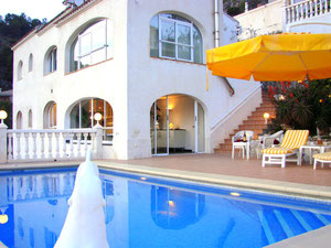 Villa Gandia Hills mit Ferienwohnung (untere Etage)