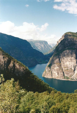 絵葉書そのままのフィヨルドの景観