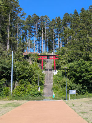 五月八日歌津【三嶋神社】の建て替え工事中