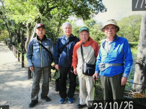 大王ワサビ公園にて、左からちよのぶ、森山、河野、岸の各有志