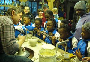 Kindergruppe in der Töpferei