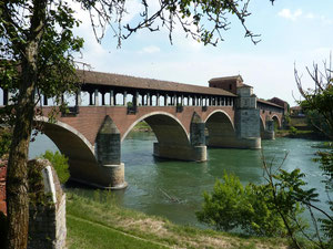 il Puente coperto, le pont couvert à l'entrée de Pavie