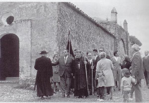 Visita del cardenal Bueno Monreal a la ermita de San Roque. 1971