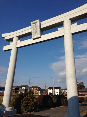 鳥居建て替え　完成の写真