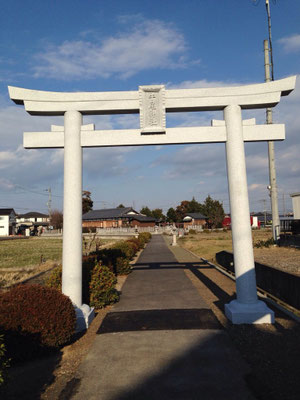 鳥居建て替え　完成の写真