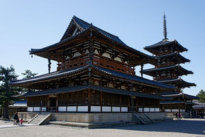 世界遺産の法隆寺 五重塔は落雷で何度か全焼しています