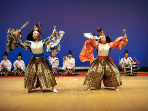 鳥舞。青森県立田子高校・郷土芸能部は、第34回全国高校総合文化祭で最優秀賞を獲得した