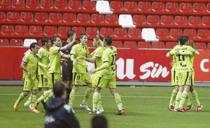 El Mirandés celebra el gol de Iñigo Díaz de Cerio. Foto: El Comercio.