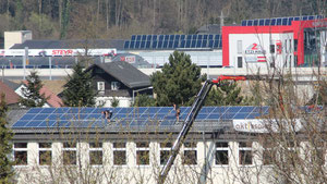 Montage der PV Anlage am 4. April 2012