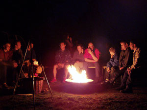 Teamevents Firmenevents mit Grillen und Lagerfeuer
