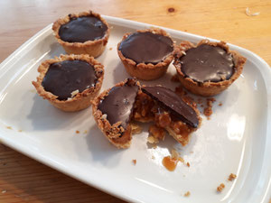 Caramel-Nusstörtchen mit Fleur du Sel, salzig-süss, salziges Caramel, Nusstörtchen, Dessert