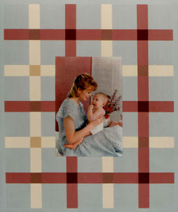 Junge Mutter mit Kind im Schlafzimmer ihrer Wohnung in Seattle, USA, 1996, Stoffdruck und Kunstharzlack auf Nessel, 51x60x5 cm