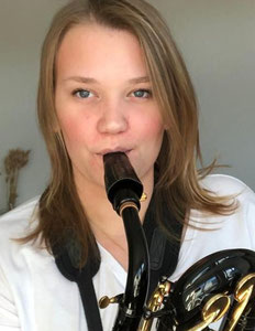 Natalie---Alt-Saxophon/Kleiderwart Stapel