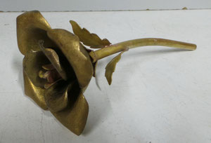 Rosa de laton hecha a mano 9x22cm