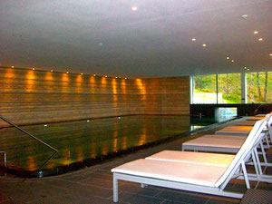 Ja-Decor Baumwollbeschichtung im Schwimmbad (Decke)