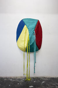 halte fest, Acrylic paint on cotton, various textiles, stuffing material, hooks, 213 x 95 x 35 cm, 2020