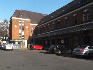 Logenstraße, Hof des alten Fabrikgebäudes mit Büros