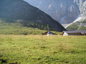 unterhalb Karwendelhaus