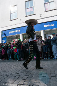 Irlande, Comté du Connemara, Galway, parade de la St-Patrick, marriachi 