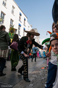 Irlande, Comté du Connemara, Galway, parade de la St-Patrick, marriachi 