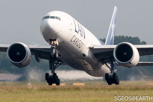 LAN cargo Boeing 777F - Polderbaan 36L-18R [ISO 200 278mm f/5.6 1/1600s]