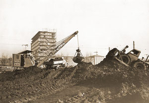 Erdarbeiten zum Werksvorplatz im Chemiepark Marl - 1956