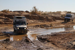 Querung des Oued Rheris