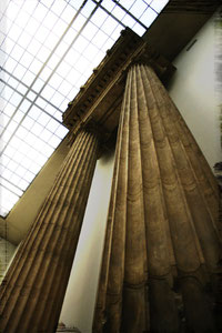 ronde pleine cannelée : colonne antique