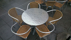 Table Chairs Flower in the Rain