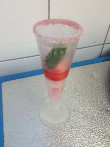 Grapefruit - Rose Sorbet mit Sanbitter und Minze