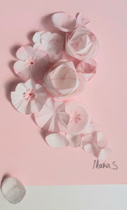 créative, fleurs en papier légèrement translucide, carte fleurs de papier, offrir et faire plaisir. 