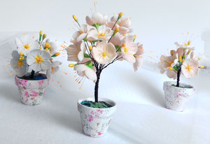 Création fleurs en porcelaine froide 