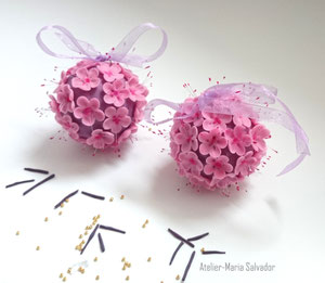 Création mini boule de fleurs en porcelaine froide 