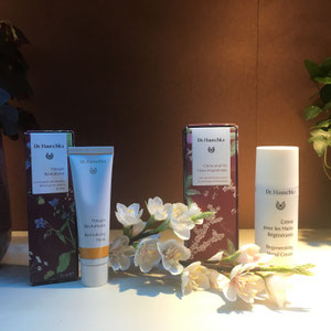 fleur cerisier en papier -décoration magasin cosmétique Paris