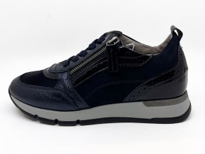 DL Sport model nr 17 - € 199.00 (uitneembaar voetbed) donkerblauw 