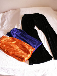 Stardust, pantalon peau de pêche            Taille: 36/40         Qté: 5 noirs, 5 bleus, 6 orange