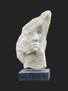 Revealing - Een gezicht verschijnt, nog gevangen in marmer | marmer -30x20x8 cm - 2023 