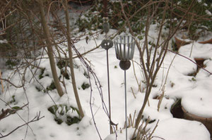 (c) S. Rieger  Kerzenhalter im Garten - Candle holder in the garden