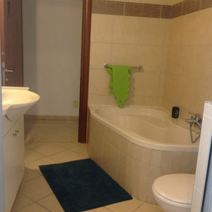 SDB familiale avec baignoire