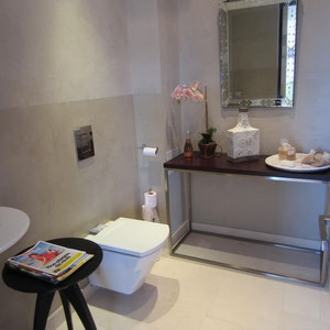 Toilets on parents suite