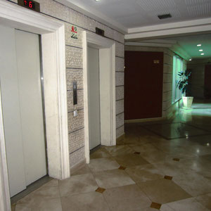 2 ascenseurs