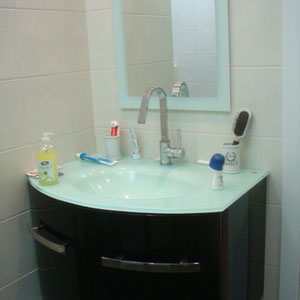 3ème bathroom with tub