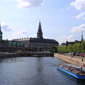 Christiansborg von der Christian IV´s Brücke