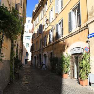 Via della Lungaretta, Trastevere