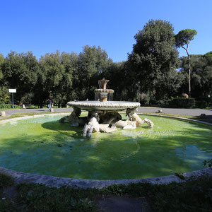 Brunnen im Park der Villa Borghese