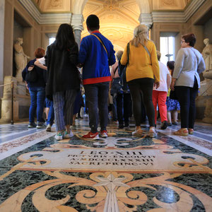 Fußboden in den Vatikanischen Museen